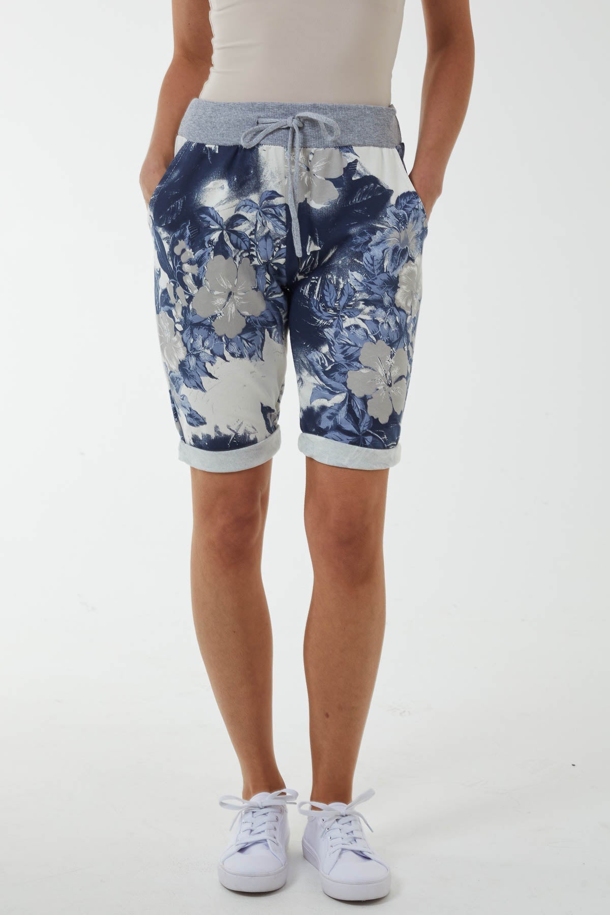 Light Denim Contrasted Waist Floral Shorts For Women 8 - Dropwear