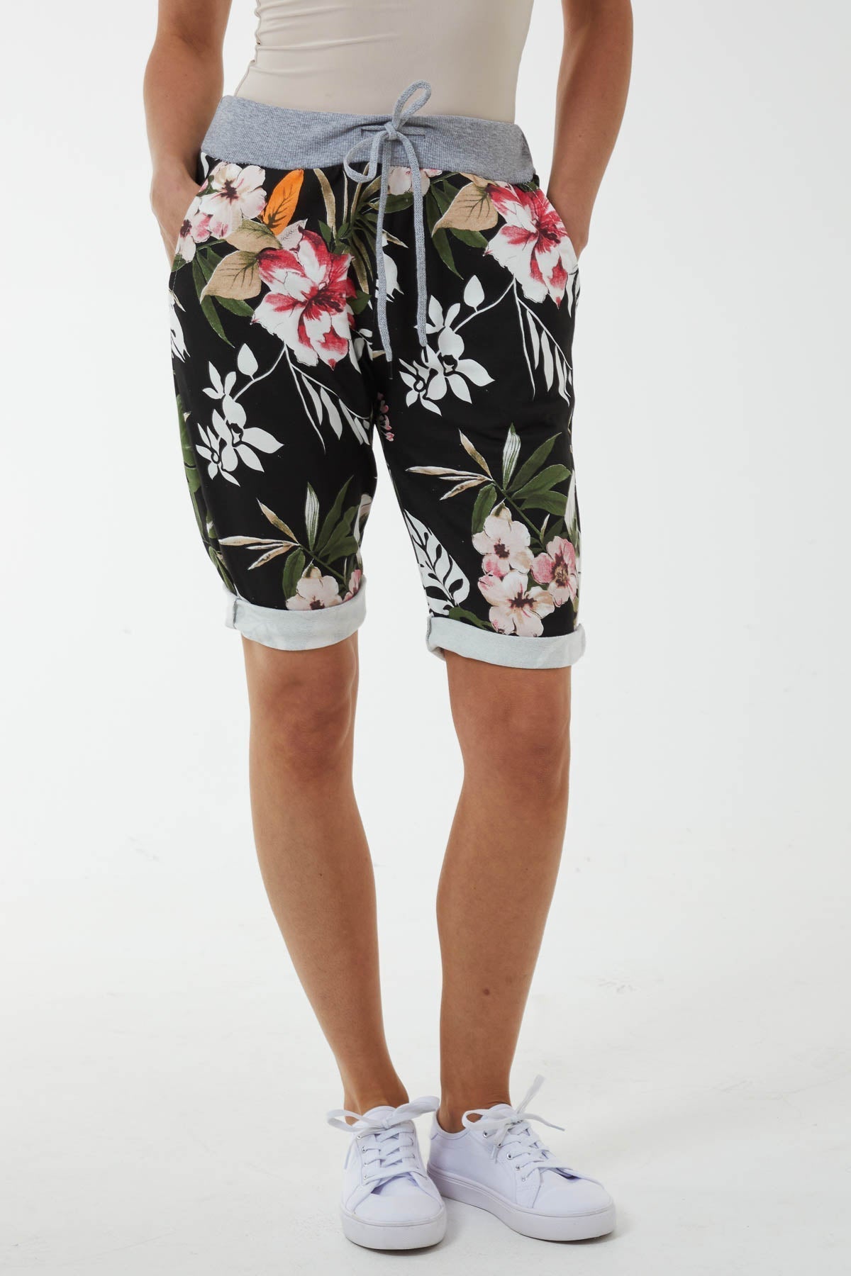 Black Tropical Flower Contrasted Waist Shorts For Women 8 - Dropwear