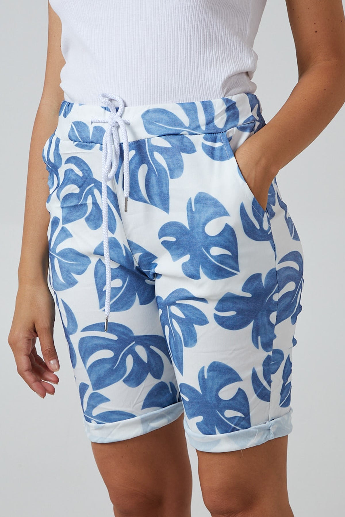 Coral Monstera Leaf Super Stretch Shorts For Women 10 - Dropwear
