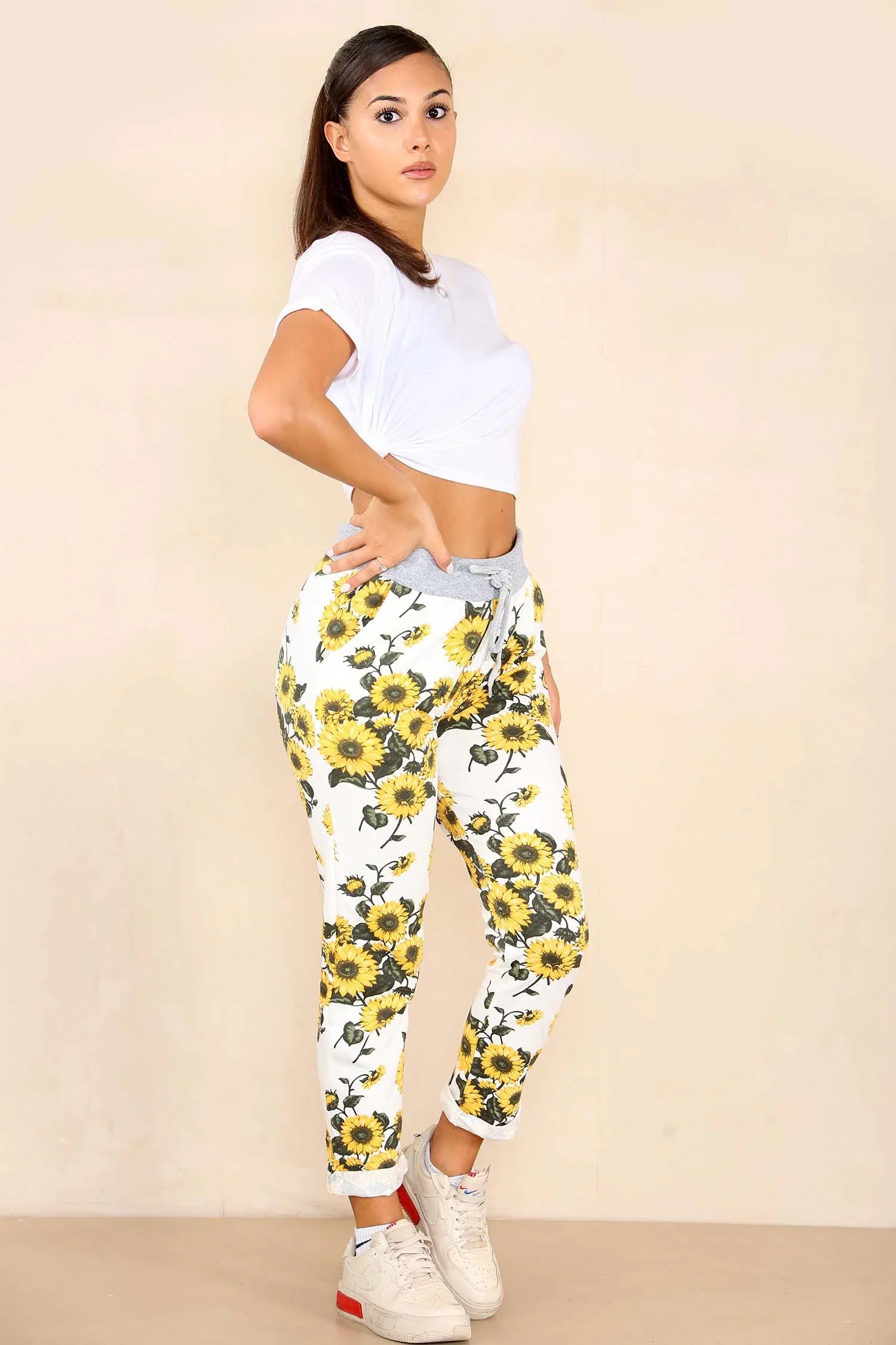 White Plus Size Italian Sunflower Print Drawstring Cotton Joggers For Women 18 - Dropwear
